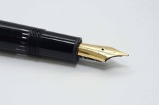 Montblanc-Meisterstuck-146-Classic-Black-Resin-4.jpg