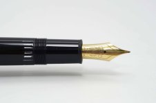 Montblanc-Meisterstuck-146-Classic-Black-Resin-3.jpg