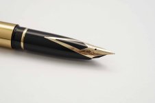 Sheaffer-Targa-1020-Imperial-Brass-4.jpg
