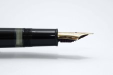 Montblanc-Meisterstuck-146-Classic-Black-Resin-4.jpg