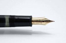 Montblanc-Meisterstuck-146-Classic-Black-Resin-3.jpg