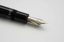 Montblanc-Meisterstuck-149-Classic-Black-Resin-4.jpg