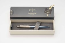 Parker-Jotter-Royal-Blue-Ballpoint-Pen-2.jpg