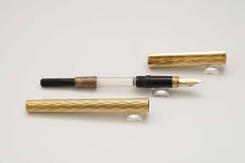 ST-Dupont-Stylo-Bille-Classique-Gold-Plated-3.jpg