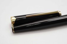 Montblanc-121-Classic-Black-Resin-6.jpg
