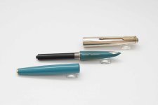 Parker-61-Heirloom-Vista-Blue-12K-Gold-Filled-Rainbow-Cap-6.jpg