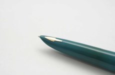 Parker-61-Heirloom-Vista-Blue-12K-Gold-Filled-Rainbow-Cap-4.jpg