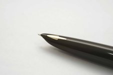 Parker-61-Heirloom-Grey-12K-Gold-Filled-Rainbow-Cap-4.jpg