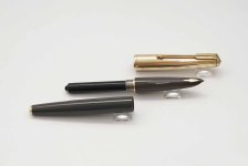 Parker-61-Heirloom-Grey-12K-Gold-Filled-Rainbow-Cap-3.jpg