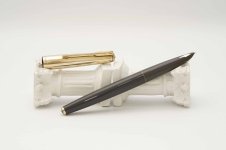 Parker-61-Heirloom-Grey-12K-Gold-Filled-Rainbow-Cap-1.jpg