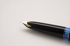 Montblanc-22-Classic-Black-Resin-4.jpg