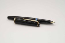 Montblanc-22-Classic-Black-Resin-3.jpg