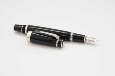 Montblanc-Boheme-Noir-Non-Retractable-2.jpg