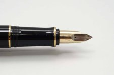 Pelikan-Ductus-P3110-Black-Gold-4.jpg