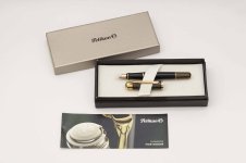 Pelikan-Ductus-P3110-Black-Gold-2.jpg