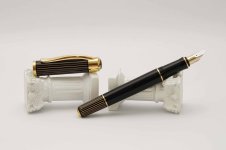 Pelikan-Ductus-P3110-Black-Gold-1.jpg