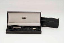 Montblanc-Meisterstuck-164-Classic-Black-Resin-Ballpoint-Pen-2.jpg