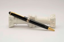 Montblanc-Meisterstuck-164-Classic-Black-Resin-Ballpoint-Pen-1.jpg