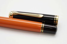 Pelikan-Souveran-M800-Burnt-Orange-5.jpg