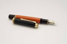 Pelikan-Souveran-M800-Burnt-Orange-3.jpg