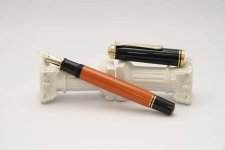 Pelikan-Souveran-M800-Burnt-Orange-1.jpg