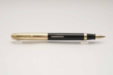Pilot-Vintage-14K-Rolled-Gold-Cap-Black-Celluloid-5.jpg