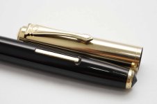 Pilot-Vintage-14K-Rolled-Gold-Cap-Black-Celluloid-4.jpg