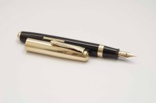Pilot-Vintage-14K-Rolled-Gold-Cap-Black-Celluloid-2.jpg