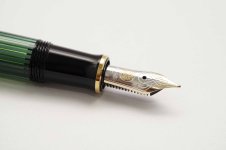 Pelikan-Souveran-M400-Black-Green-Striped-4.jpg