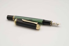 Pelikan-Souveran-M400-Black-Green-Striped-3.jpg