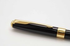 Parker-Sonnet-2007-Lacquer-Black-GT-Ballpoint-Pen-3.jpg