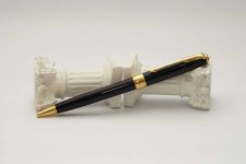Parker-Sonnet-2007-Lacquer-Black-GT-Ballpoint-Pen-1.jpg