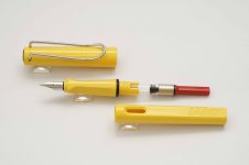 Lamy-Safari-Pokemon-Pikachu-Special-Edition-6.jpg