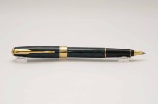 Parker-Sonnet-Green-Marble-Rollerball-Pen-5.jpg