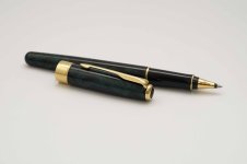 Parker-Sonnet-Green-Marble-Rollerball-Pen-2.jpg