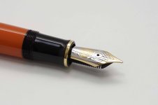 Pelikan-Souveran-M800-Burnt-Orange-6.jpg