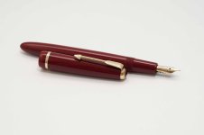 Parker-Duofold-Slimfold-Burgundy-2.jpg