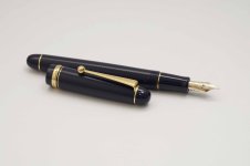 Pilot-Custom-74-2016-Limited-Edition-Blue-Navy-3.jpg