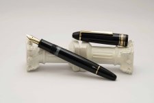 Montblanc-Meisterstuck-146-Classic-Black-Resin-1.jpg