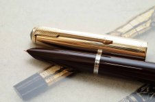 Parker-51-Aerometric-Burgundy-Gold-Filled-Cap-5.jpg