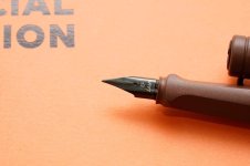 Lamy-Safari-Line-Friends-Brown-Special-Edition-3.jpg